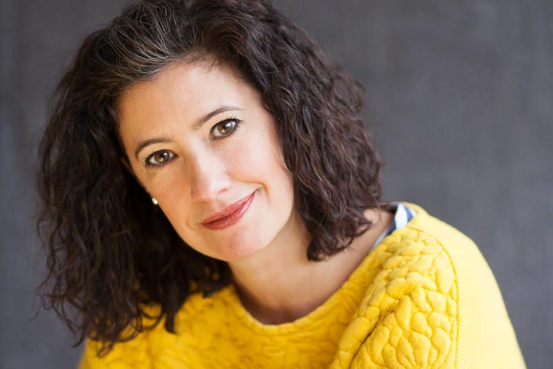 How a Business Headshot Photographer Builds Trust